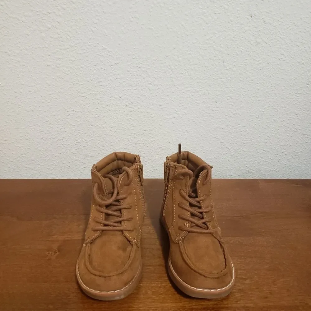 Old Navy Boys suade  booties sz 8